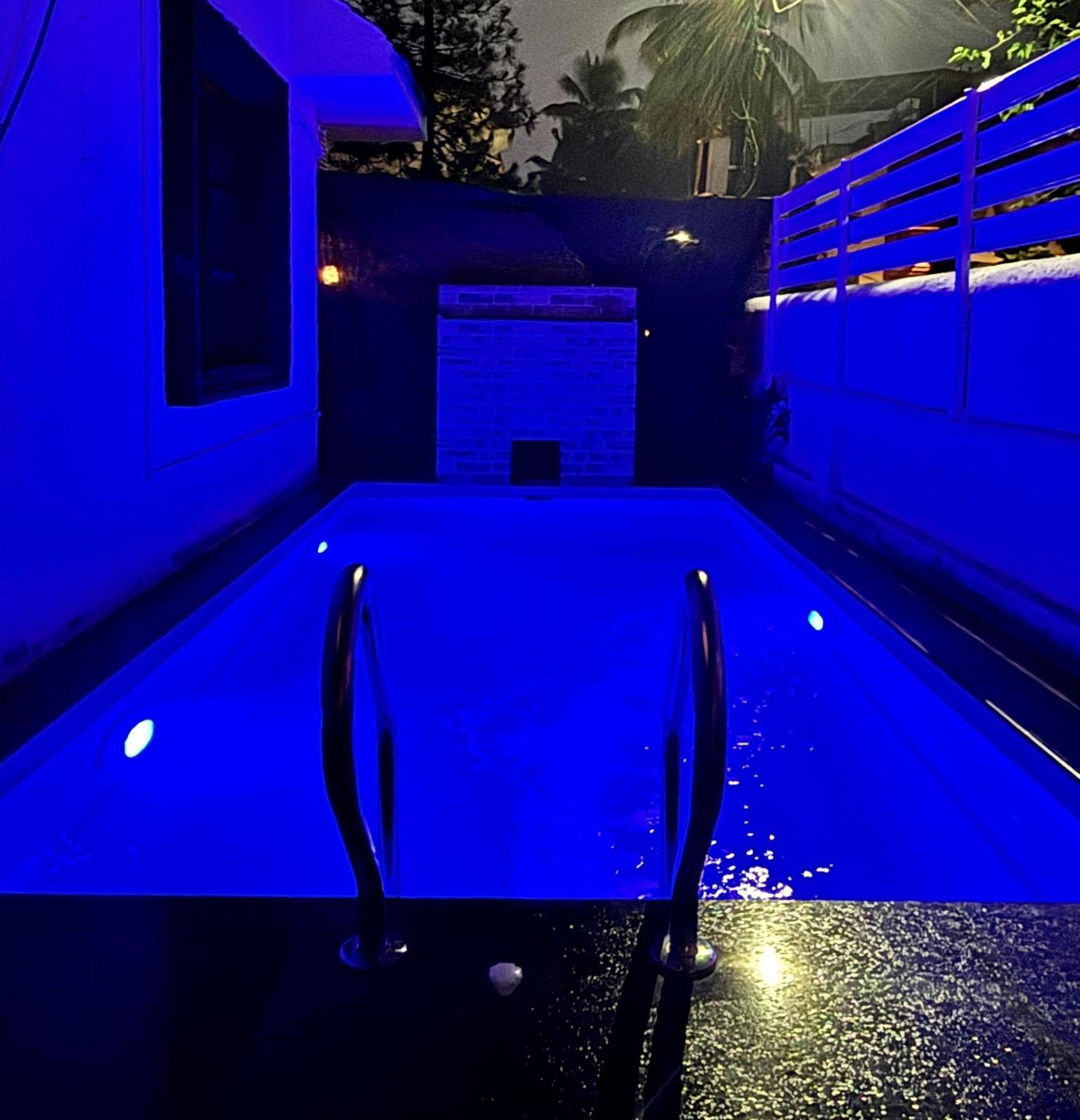 Villa 3bhk Private Pool By Silver