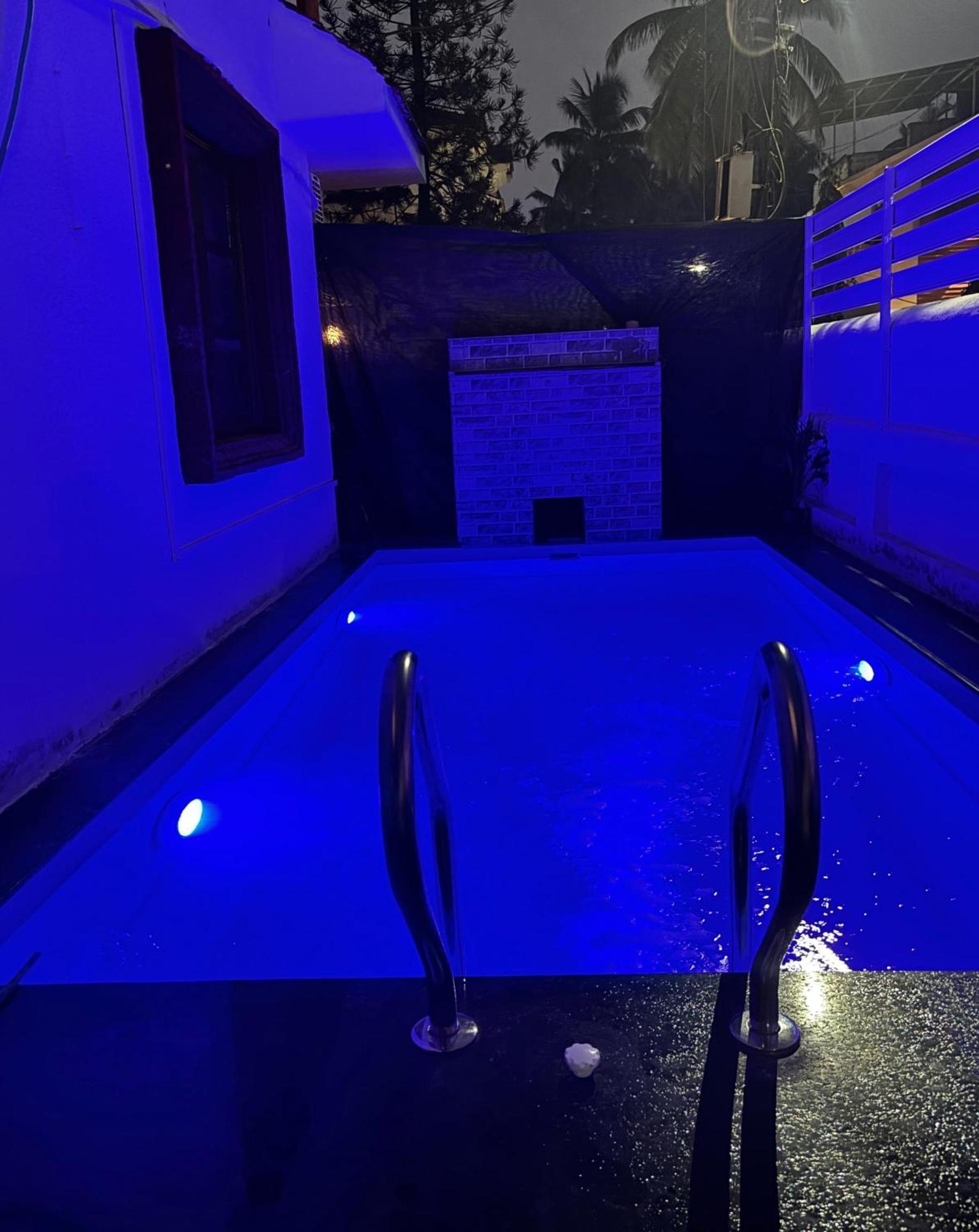 Villa 3bhk Private Pool By Silver